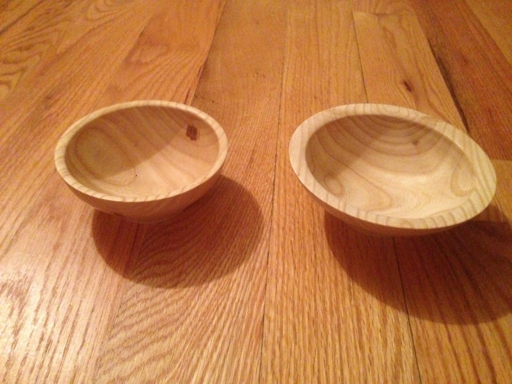 Set of 2 small ash bowls
